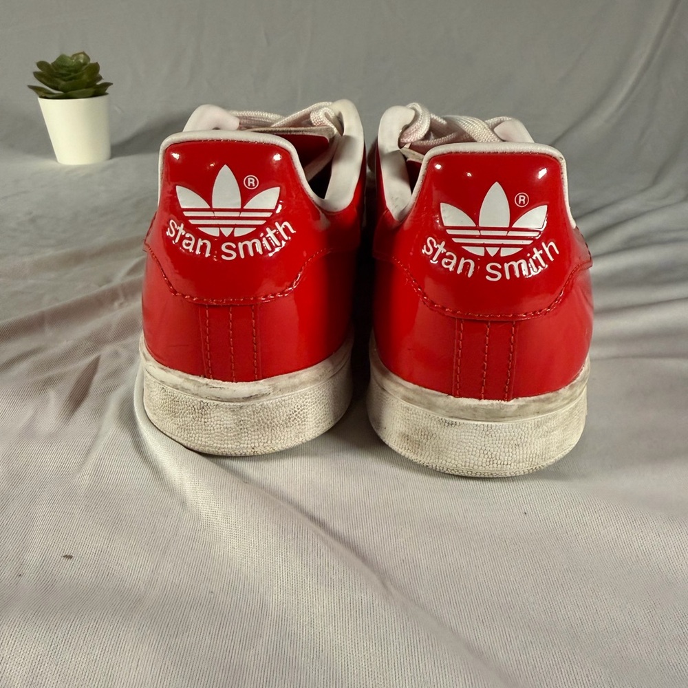 Adidas Stan Smith Valentines Day Red Patent Leather Shoes Size 10 - Picture 4 of 8